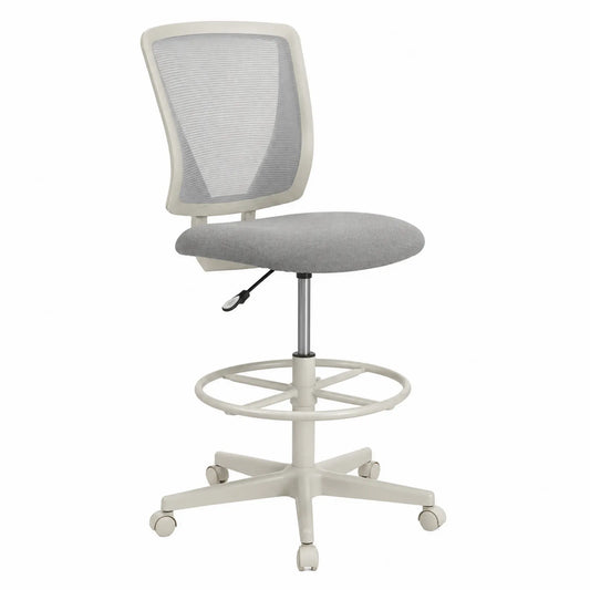 Silla de oficina ergonómica gris con respaldo de malla